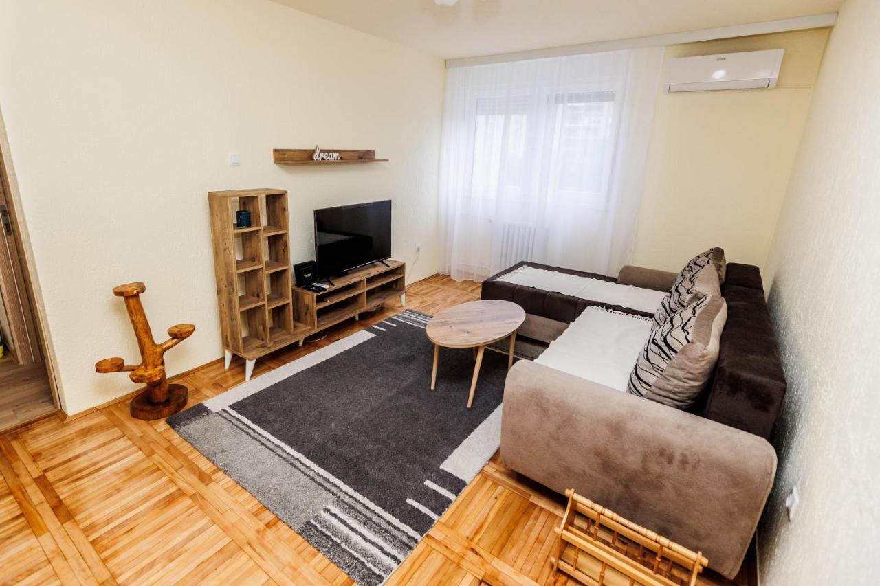 Apartament Mi